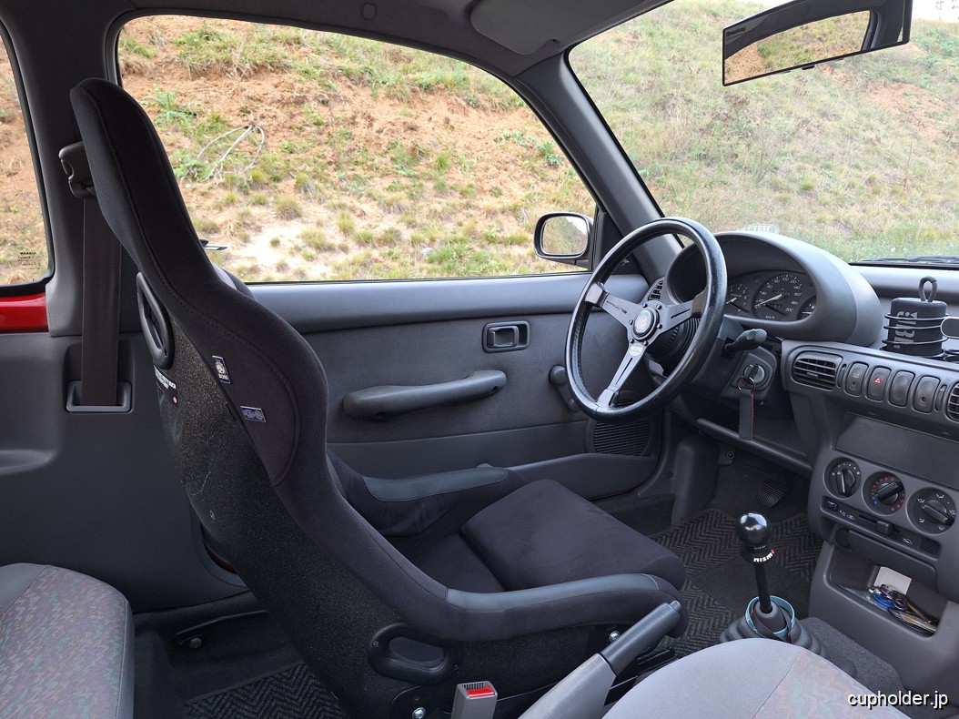 https://cupholder.jp/wp-content/uploads/2024/10/K11-CG10-micra-4.jpg