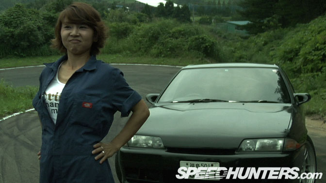 https://cupholder.jp/wp-content/uploads/2025/01/Drift_Girl_JPG_0-00-08-21_copy.jpg