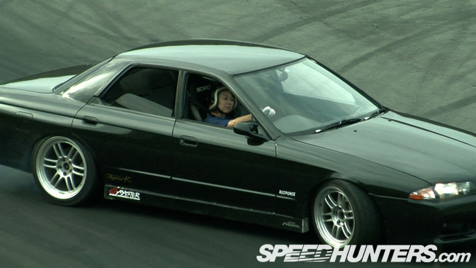 https://cupholder.jp/wp-content/uploads/2025/01/Drift_Girl_JPG_0-01-45-23_copy.jpg