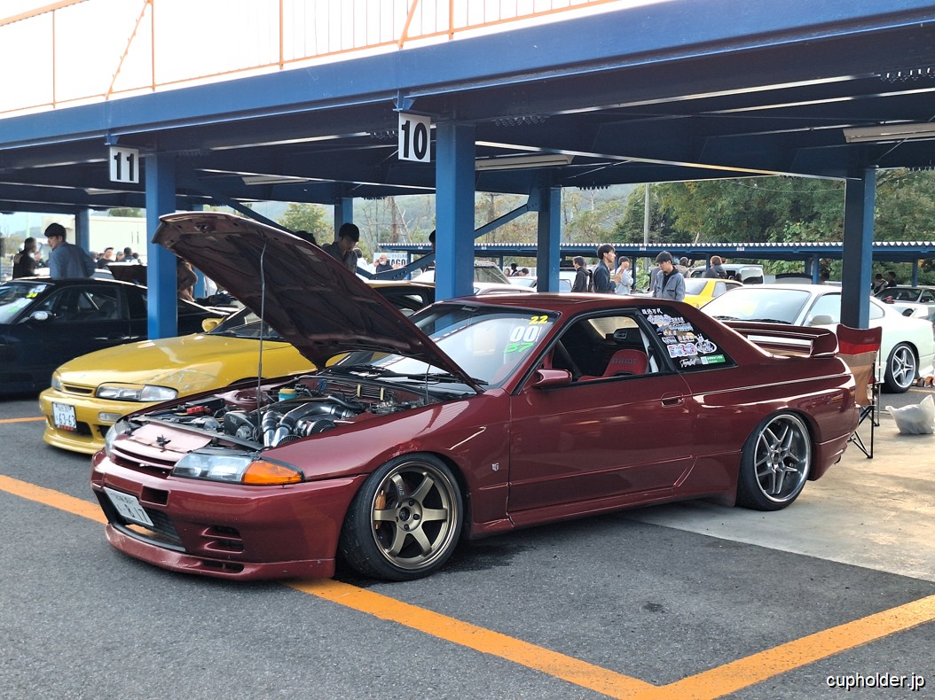 https://cupholder.jp/wp-content/uploads/2025/03/BNR32-skyline-drift-Link-1.jpg