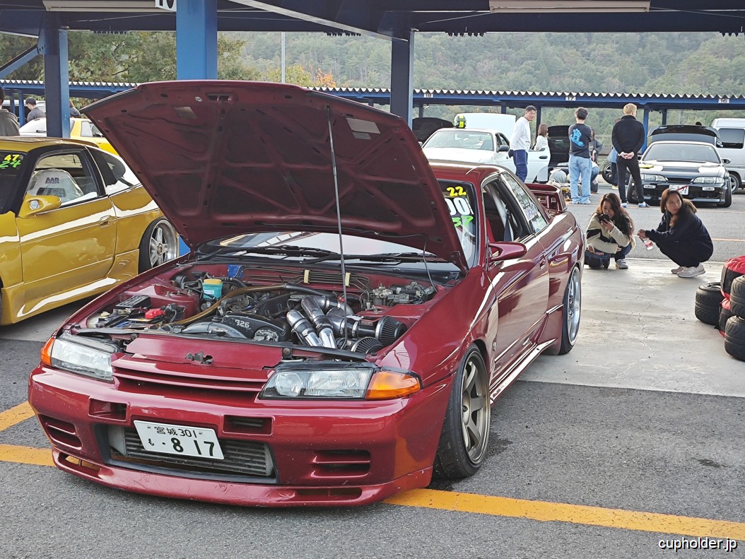 https://cupholder.jp/wp-content/uploads/2025/03/BNR32-skyline-drift-Link-2.jpg