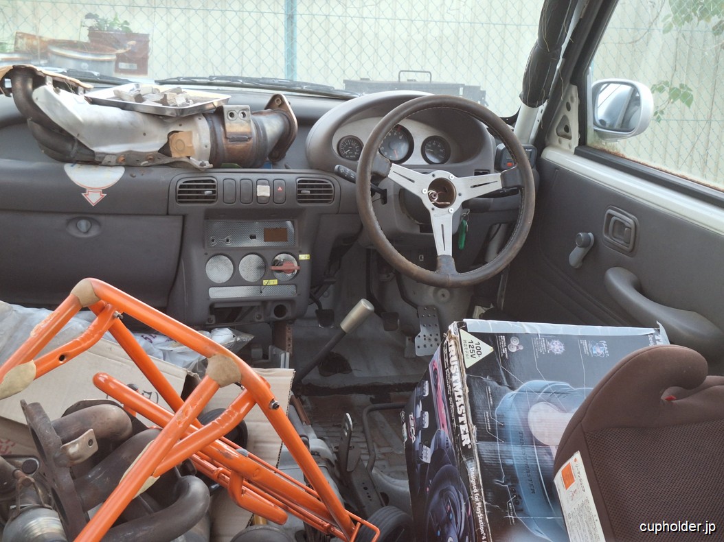 https://cupholder.jp/wp-content/uploads/2025/05/Universal-Twin-garage-14.jpg