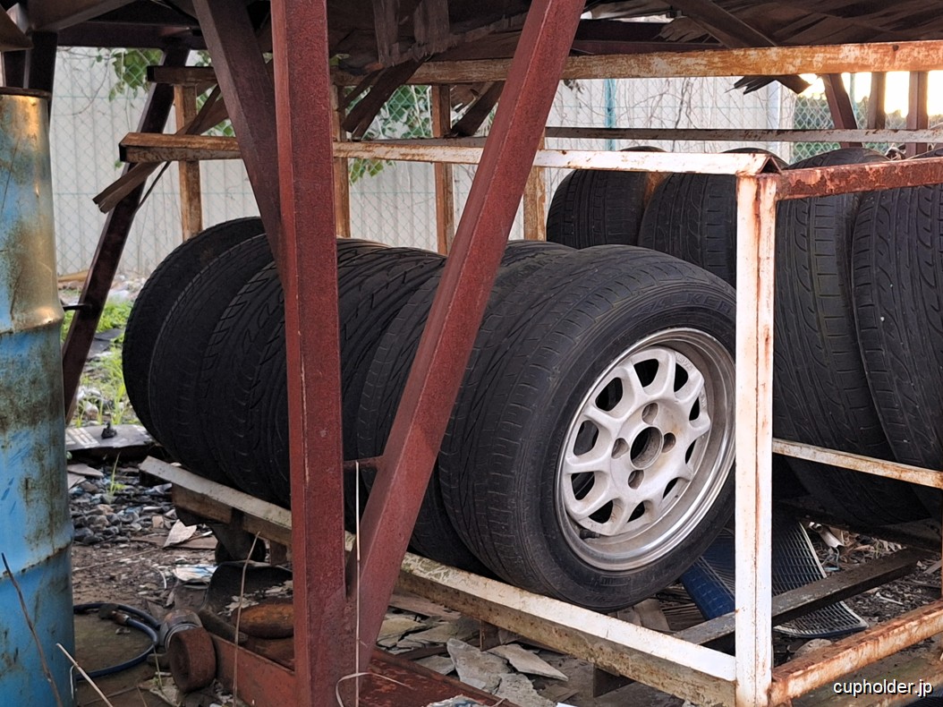 https://cupholder.jp/wp-content/uploads/2025/05/Universal-Twin-garage-15.jpg