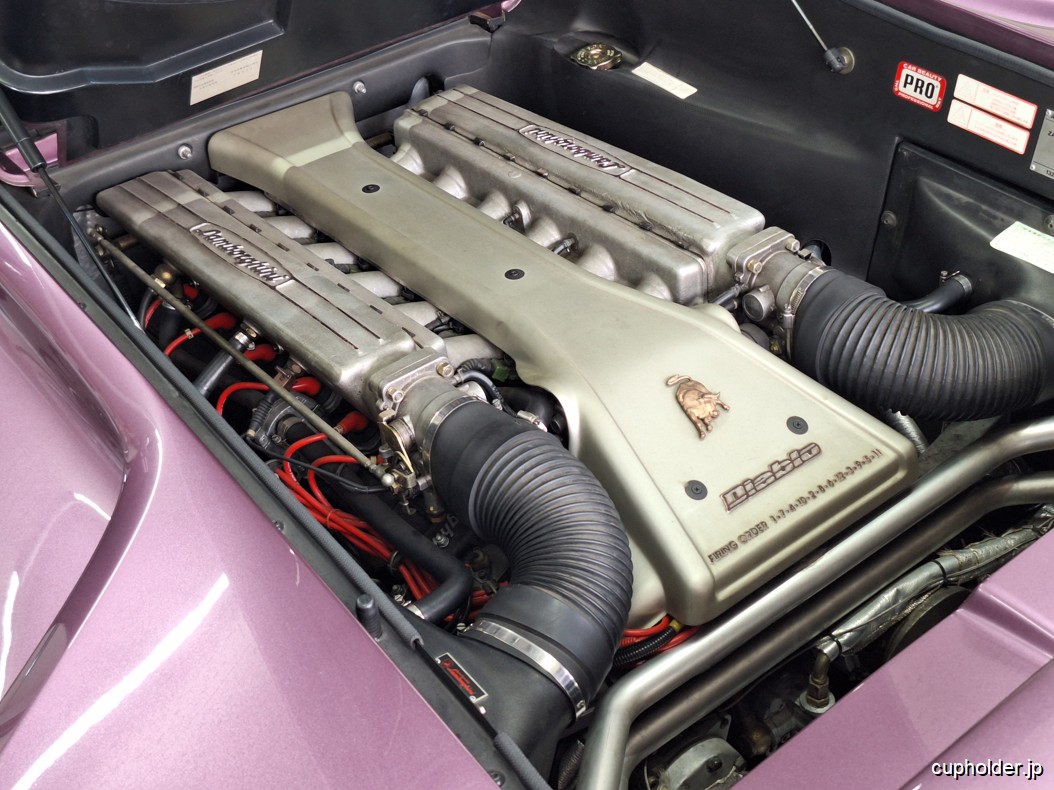 https://cupholder.jp/wp-content/uploads/2025/09/Diablo-Viola-Metallic-SE30-4.jpg