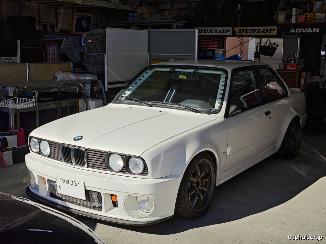https://cupholder.jp/wp-content/uploads/2025/10/Alpina-E30-TBK-1.jpg