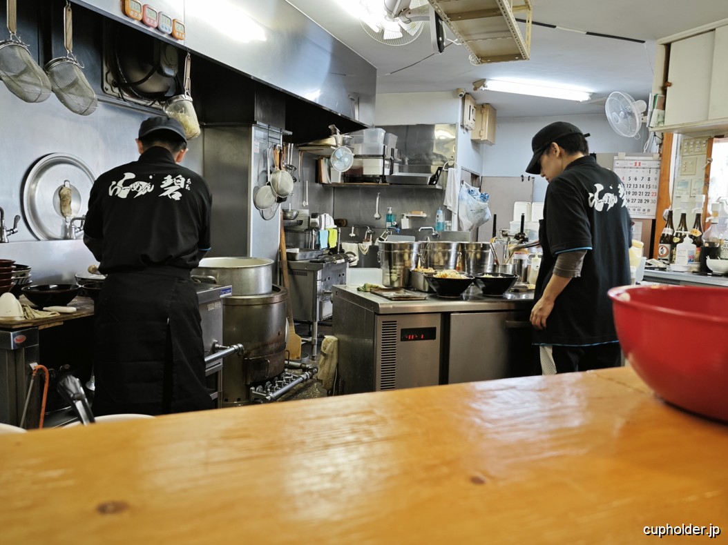 https://cupholder.jp/wp-content/uploads/2025/11/123-Udon-Tsurumi-ichiba-Station-3.jpg